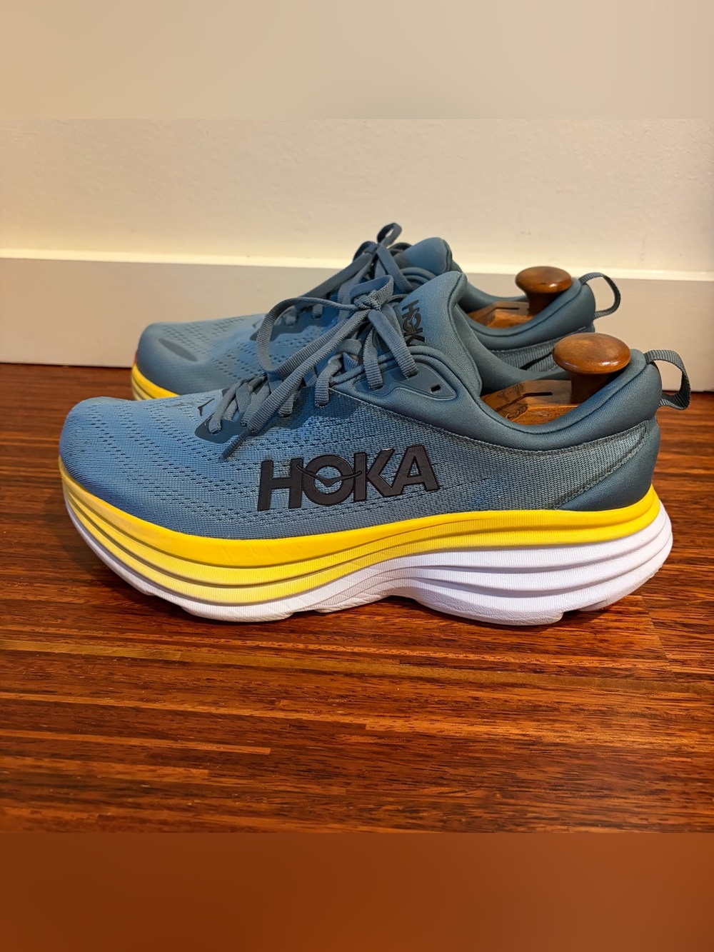Hoka One One Bondi 8 Goblin Blue Yellow Accent Max Cushion Men’s 10.5 4E Extra W